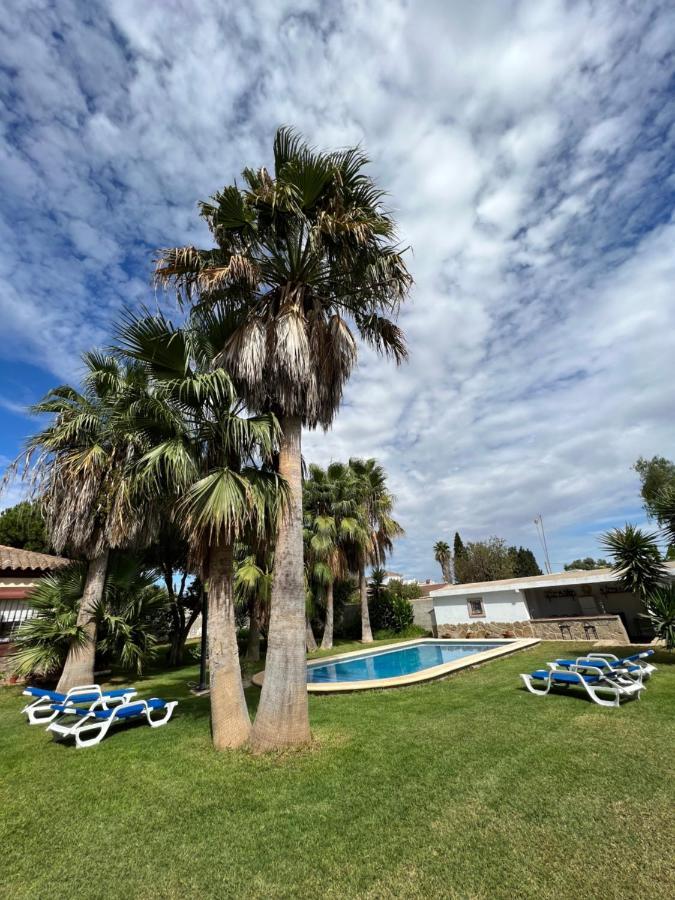 Chalet En La Barrosa, Piscina+Bbq+Grifo De Cerveza Chiclana de la Frontera Exterior photo